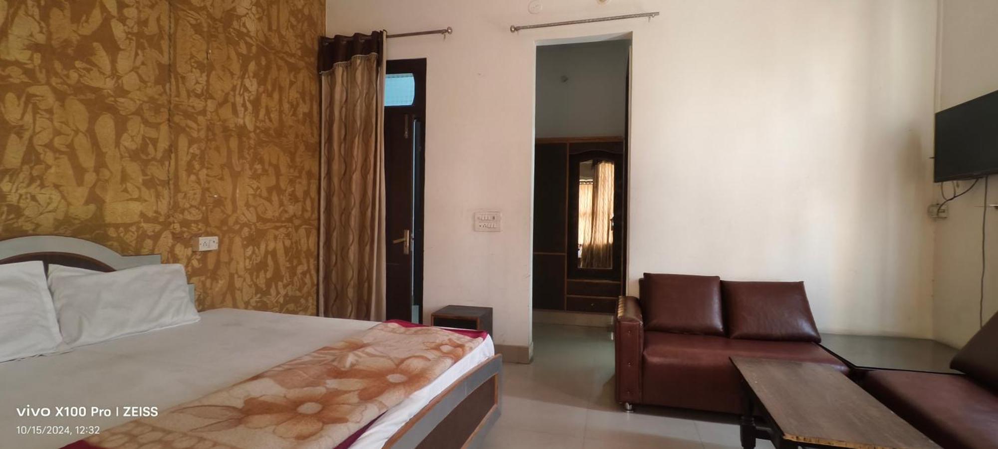 Surya Hotel Sirsa Cameră foto